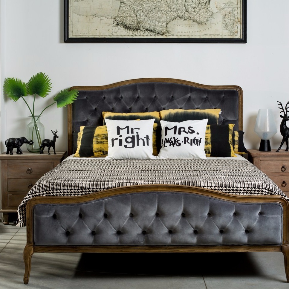 הניגודים של CONTRAST