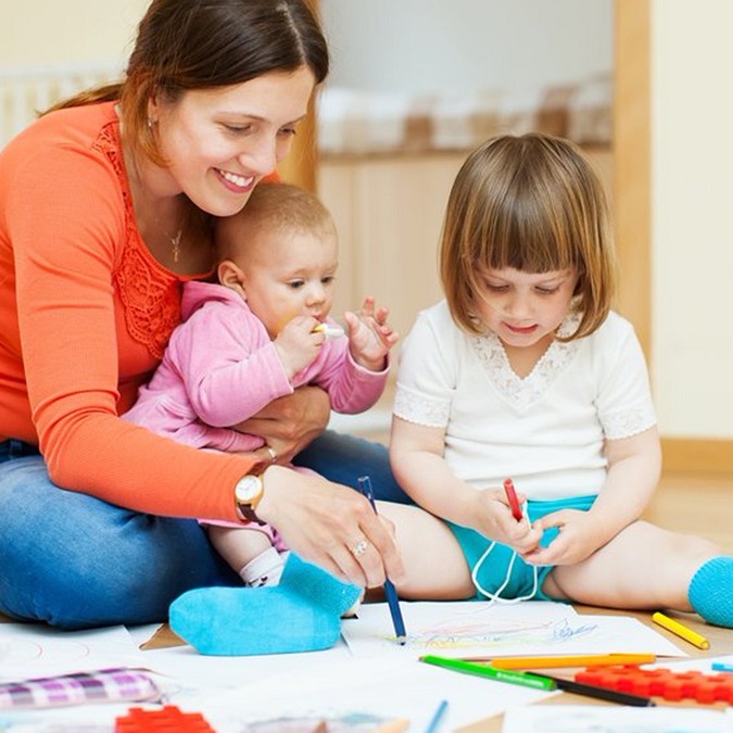 בבית עם הילדים