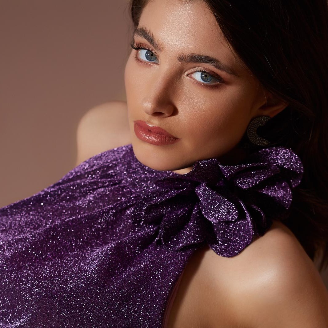 שי פרץ מציג: