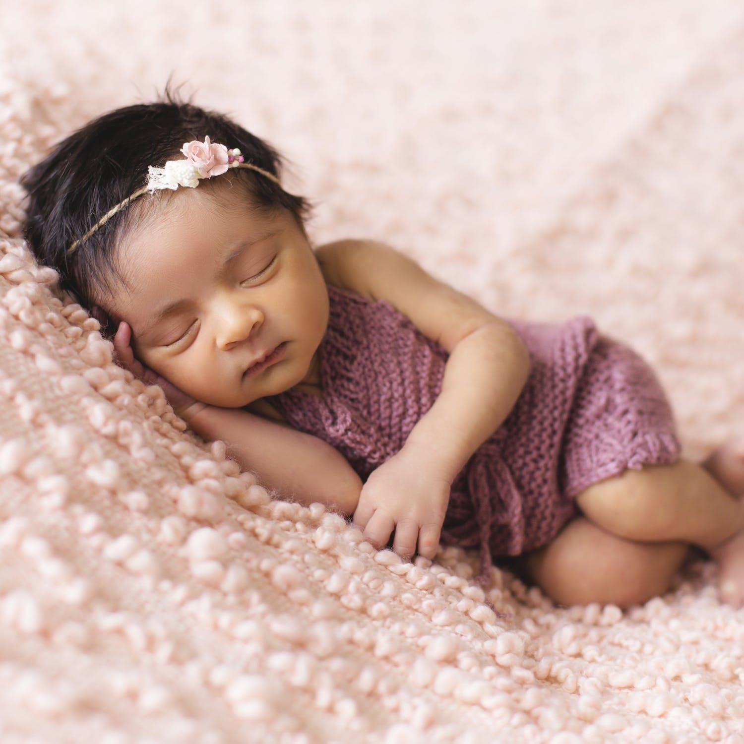 שמות לבנות - המדריך המלא