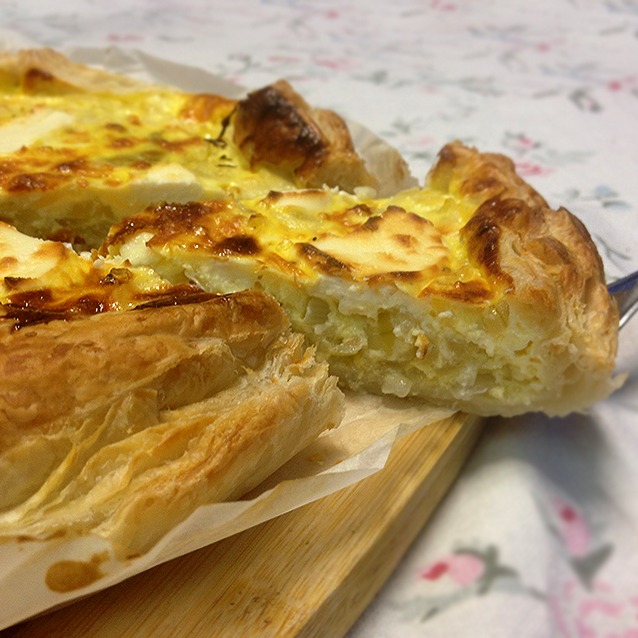 קיש בצל ומוצרלה