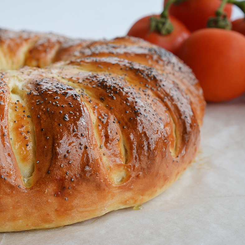 בריוש זיתים וגבינת צאן