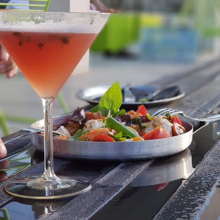 חבילת ספא זוגית באמצע השבוע + ארוחת טאפאס של מאיר אדוני + קוקטייל זוגי