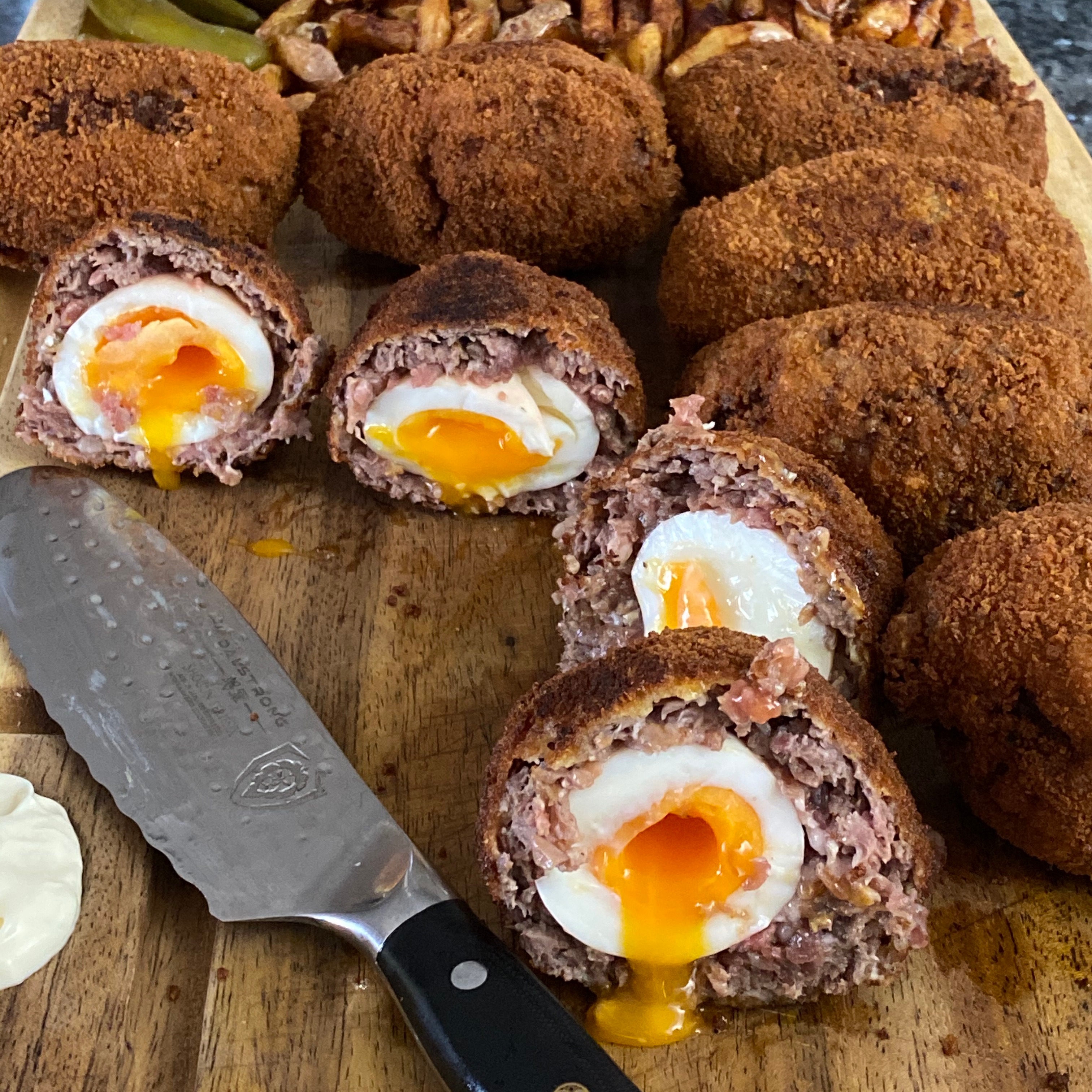 בלי יותר מידי קשקושים: ביצים סקוטיות