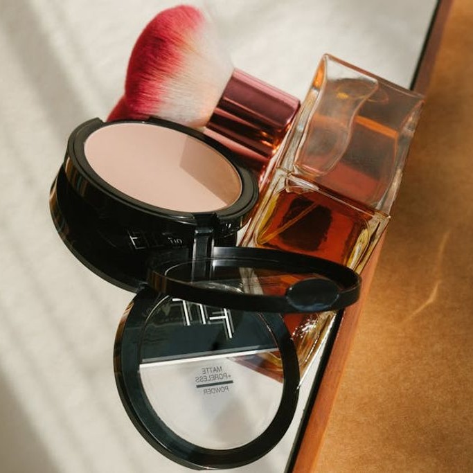 איך לבחור מייק אפ מתאים לכל סוג וגוון עור?